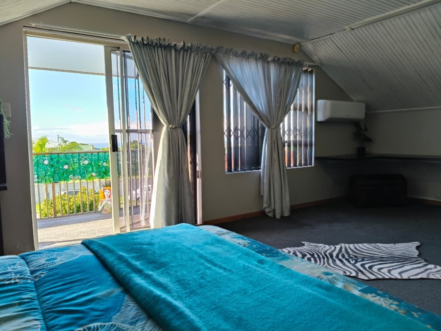 3 Bedroom Property for Sale in Wavecrest Eastern Cape